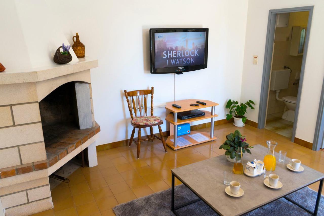 Tania Apartment Прижба Екстериор снимка