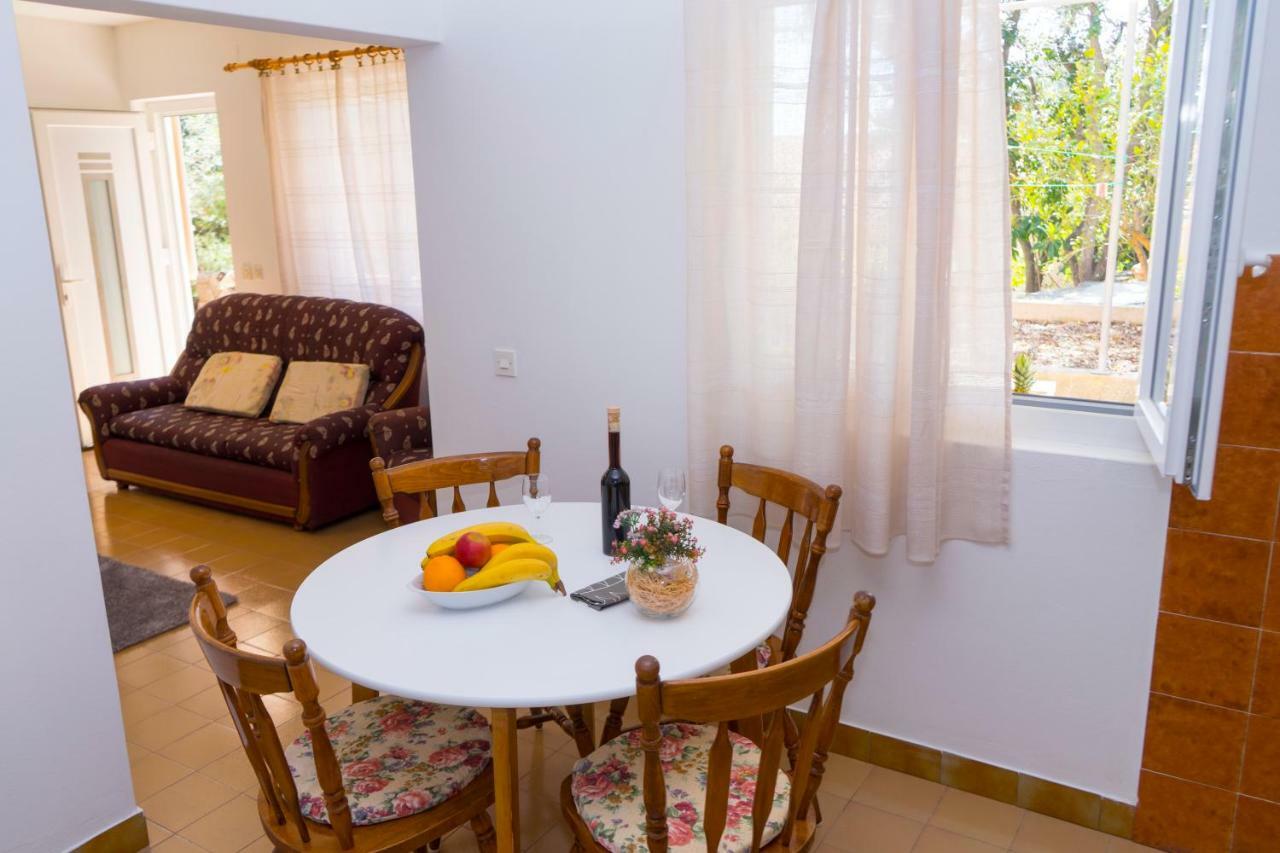 Tania Apartment Прижба Екстериор снимка